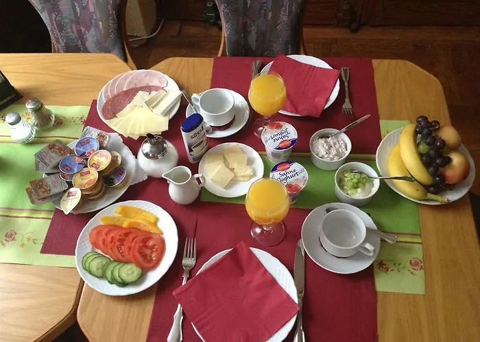 Отель & Zur Linde 3*