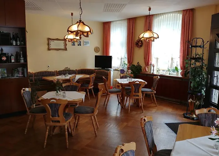 Отель & Zur Linde 3*